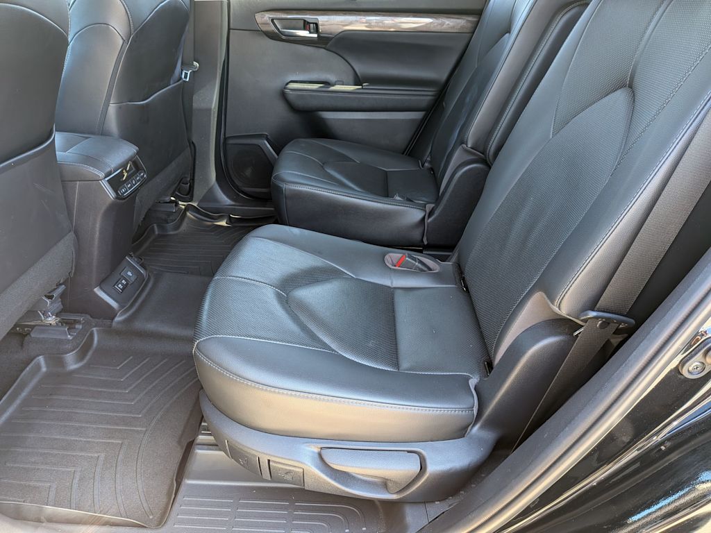 Thumbnail: 2020 Toyota Highlander - 26