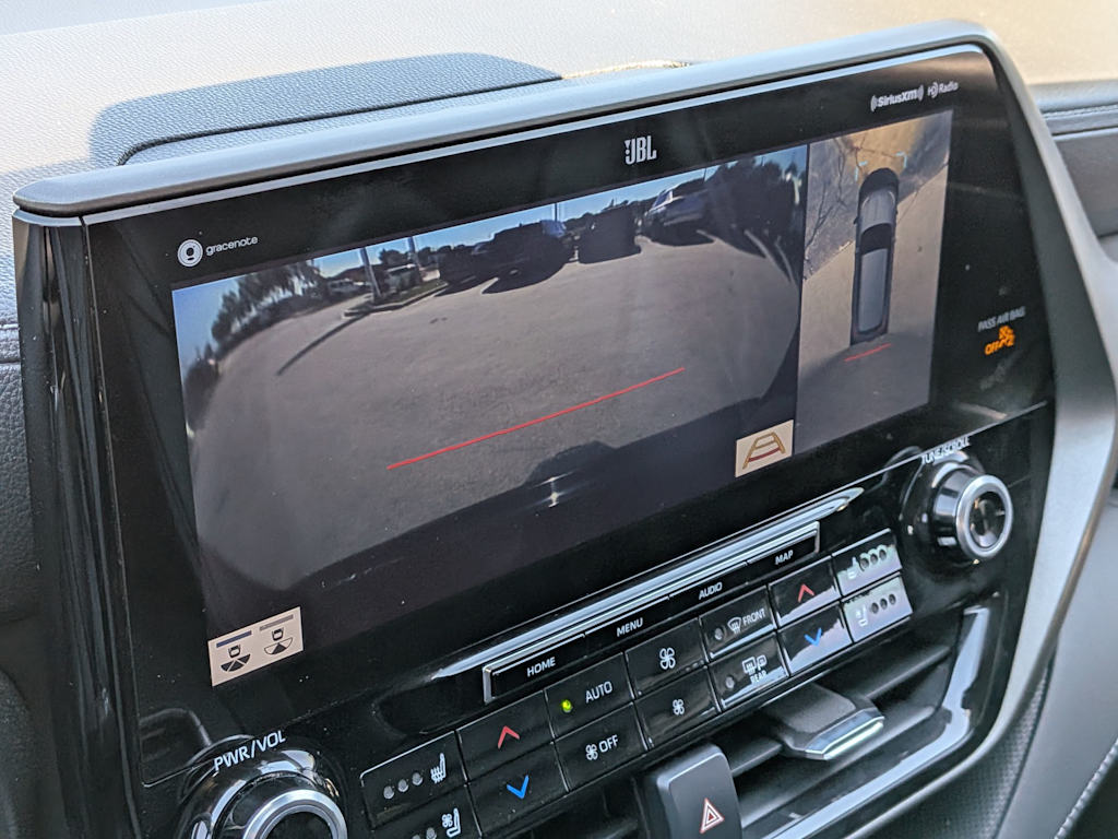 Thumbnail: 2020 Toyota Highlander - 32