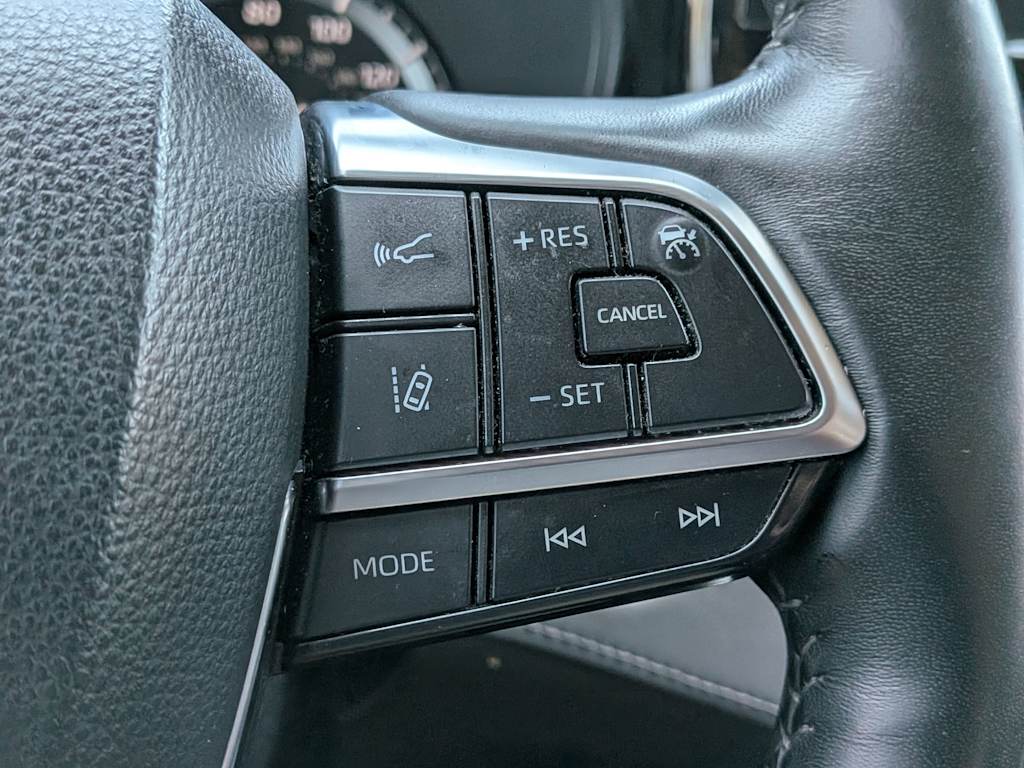 Thumbnail: 2020 Toyota Highlander - 29