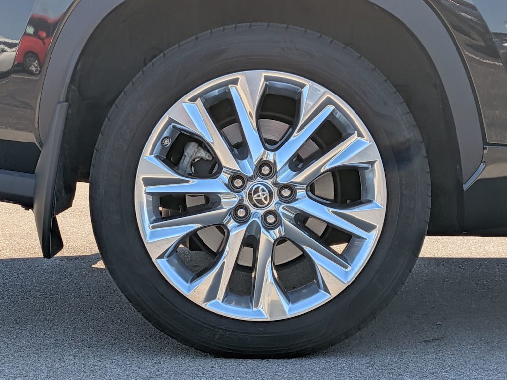 Thumbnail: 2020 Toyota Highlander - 7