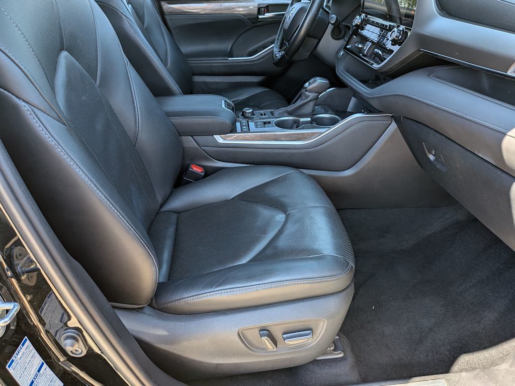 Thumbnail: 2020 Toyota Highlander - 10