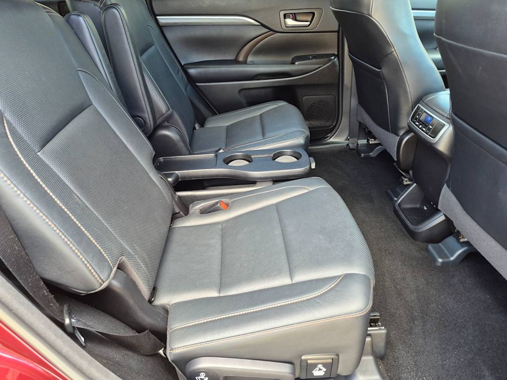 Thumbnail: 2017 Toyota Highlander - 28