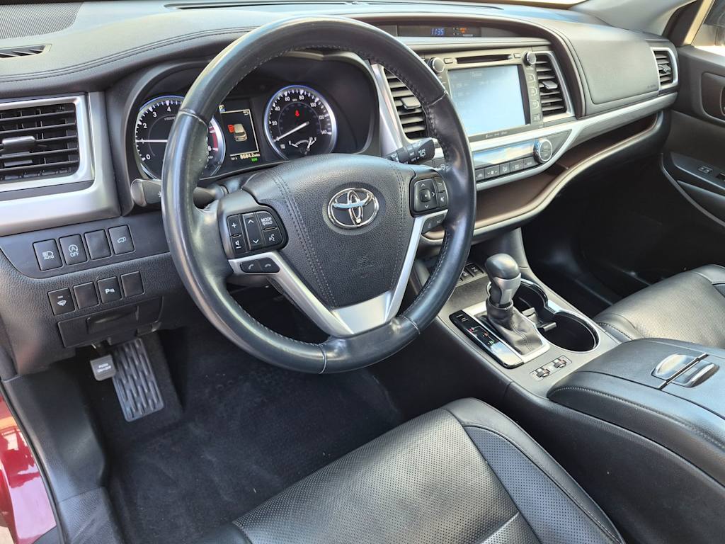 Thumbnail: 2017 Toyota Highlander - 2