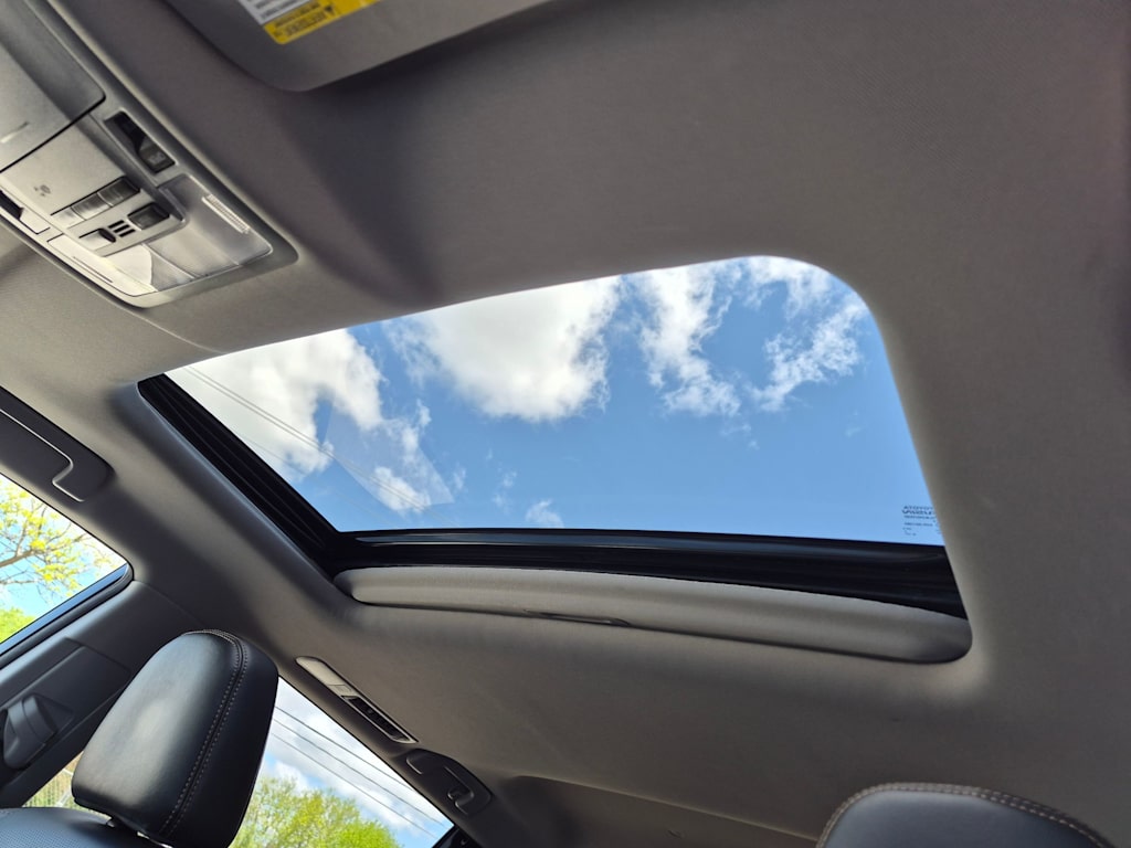 Thumbnail: 2017 Toyota Highlander - 26