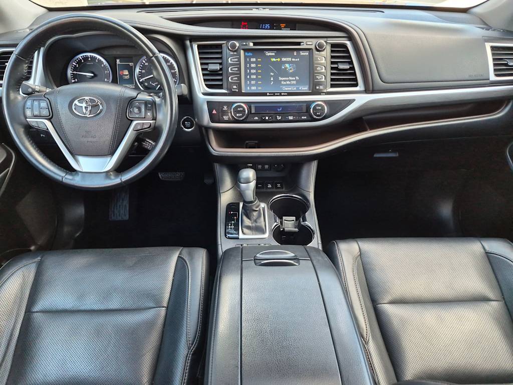 Thumbnail: 2017 Toyota Highlander - 8