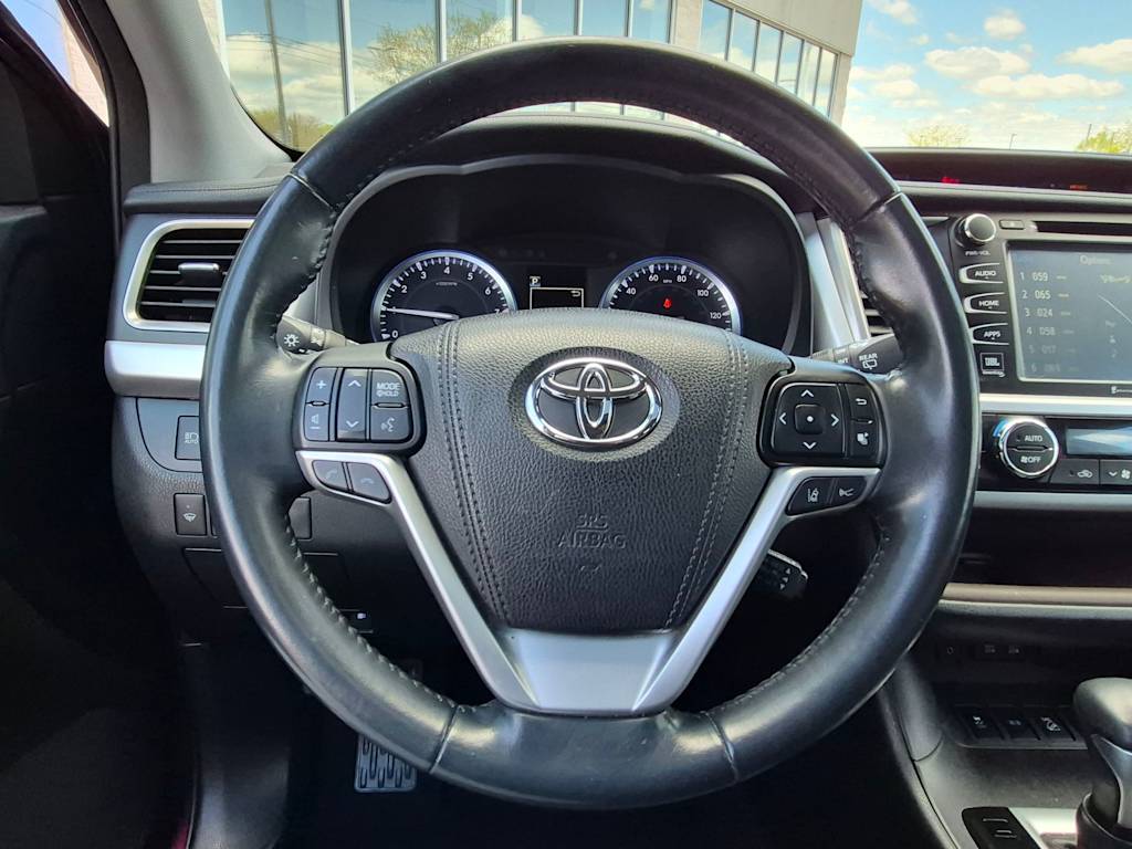 Thumbnail: 2017 Toyota Highlander - 12