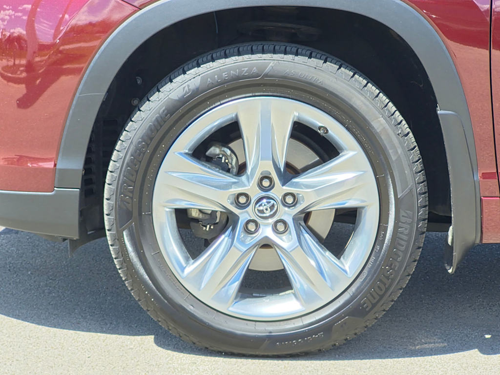 Thumbnail: 2017 Toyota Highlander - 7