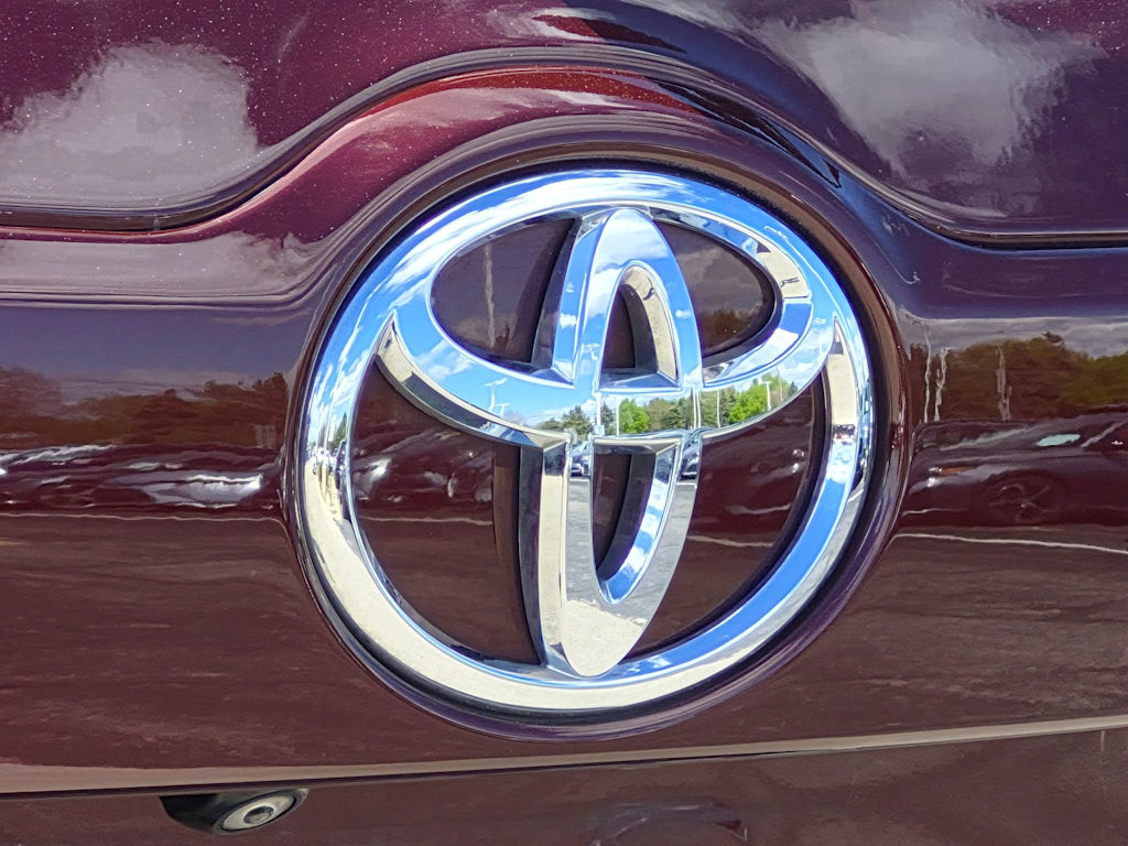 Thumbnail: 2017 Toyota Highlander - 6