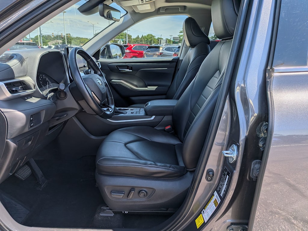 Thumbnail: 2021 Toyota Highlander - 9