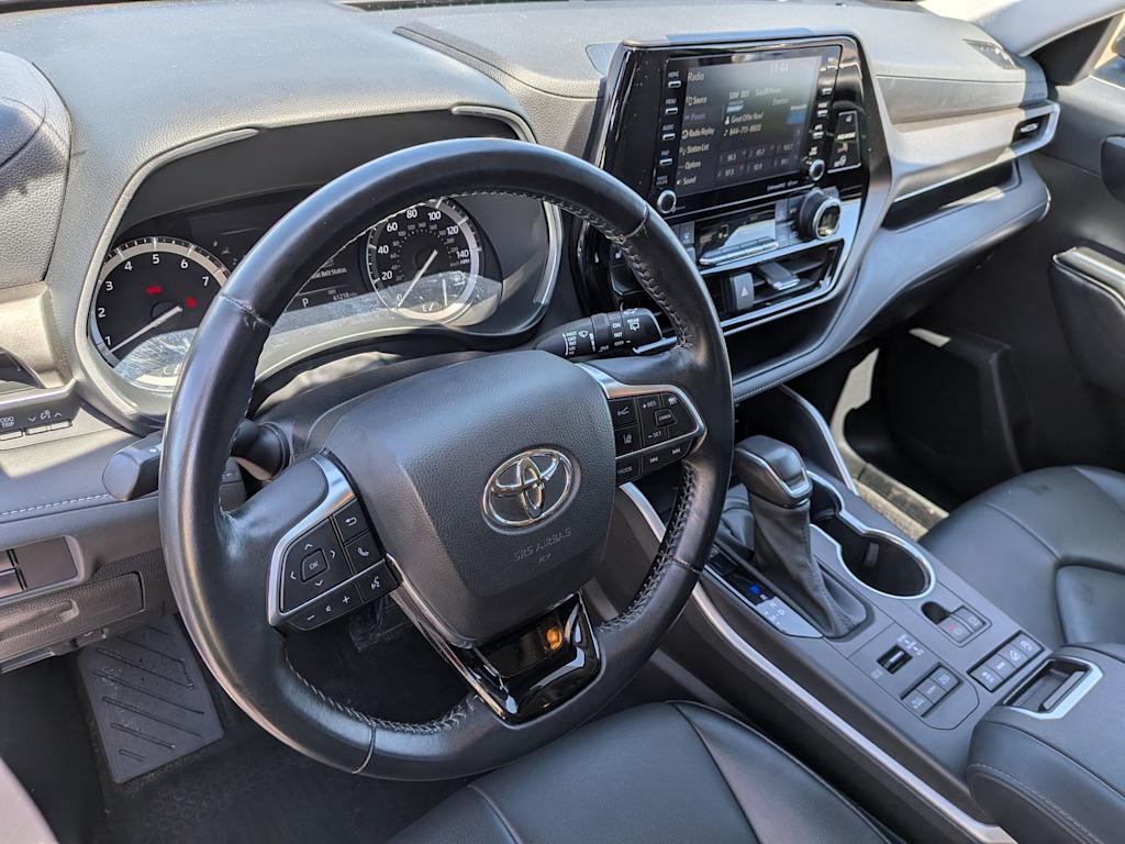 Thumbnail: 2021 Toyota Highlander - 2