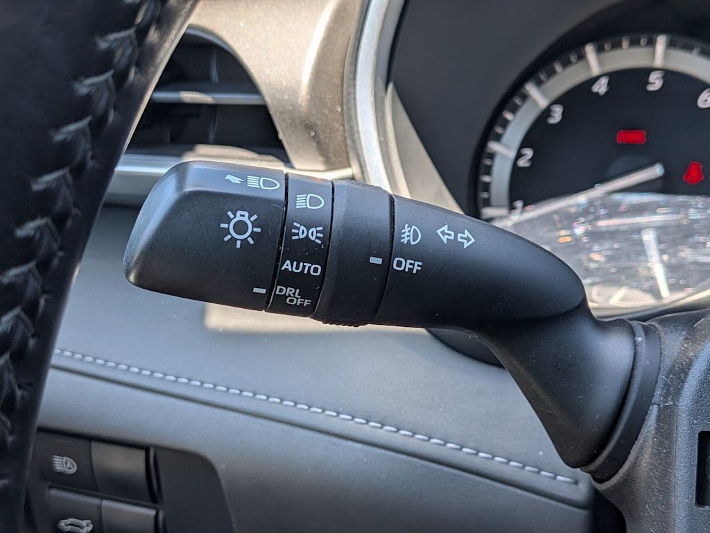 Thumbnail: 2021 Toyota Highlander - 32