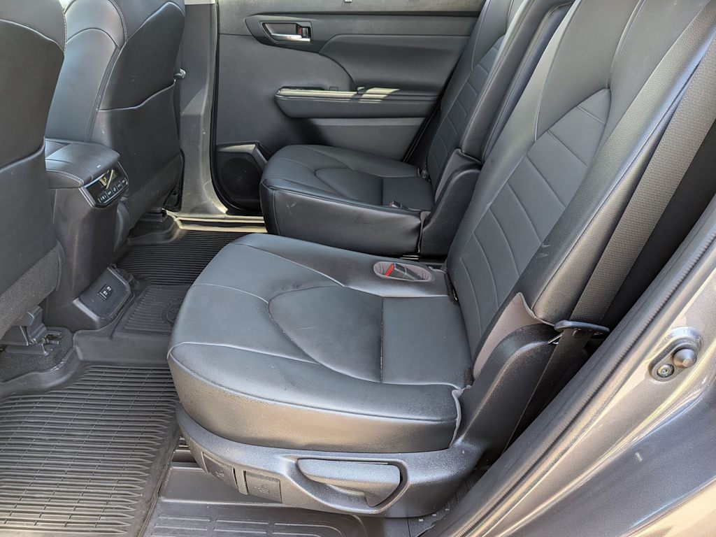 Thumbnail: 2021 Toyota Highlander - 11