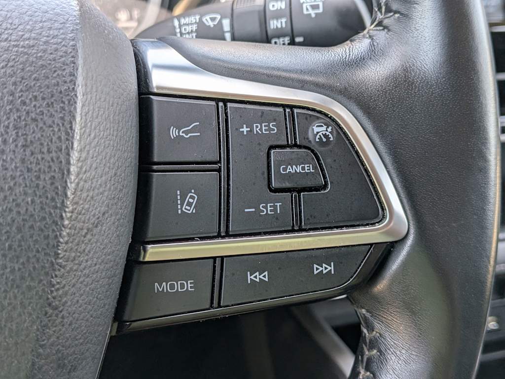 Thumbnail: 2021 Toyota Highlander - 31
