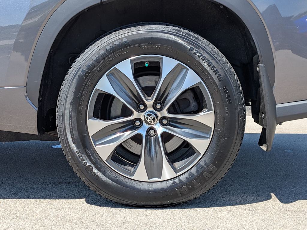 Thumbnail: 2021 Toyota Highlander - 7