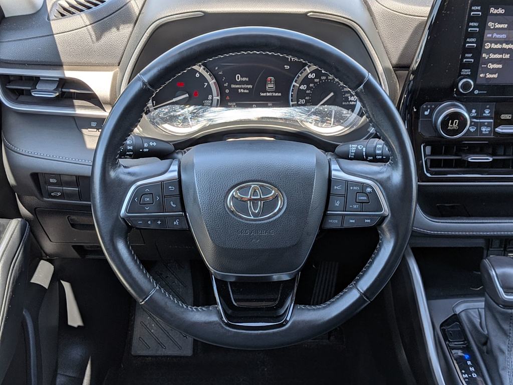 Thumbnail: 2021 Toyota Highlander - 12