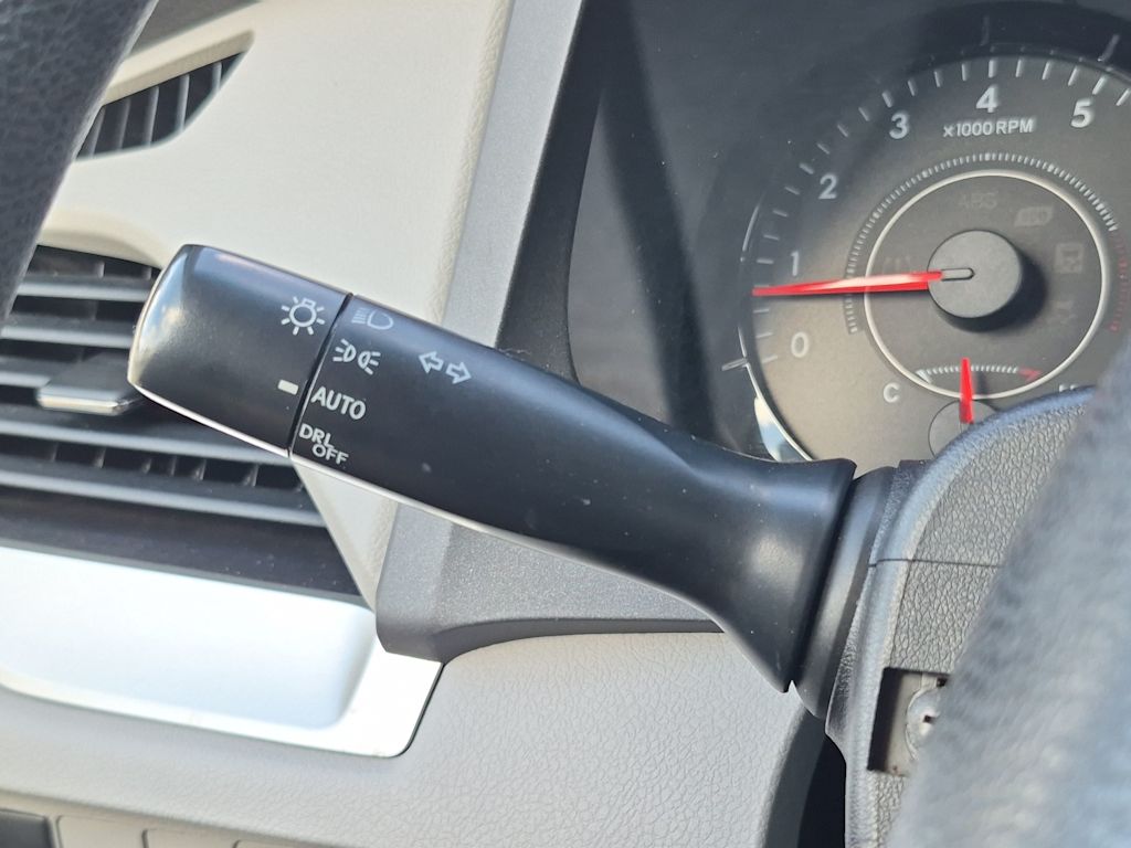 Thumbnail: 2015 Toyota Sienna - 31