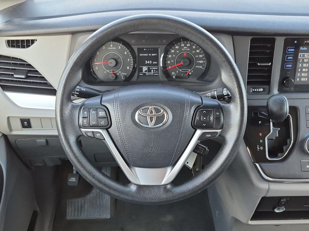 Thumbnail: 2015 Toyota Sienna - 13