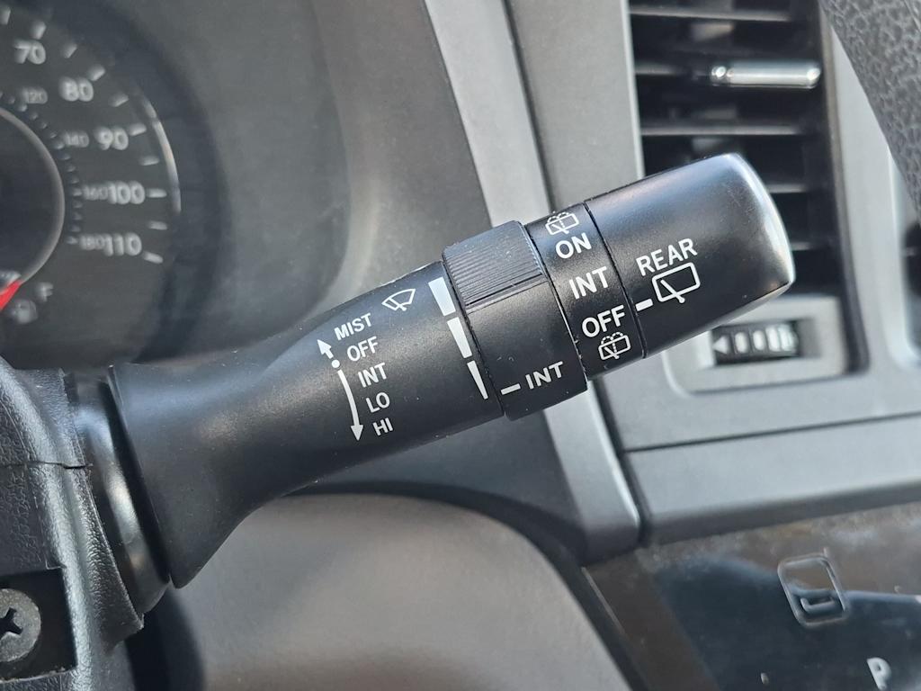 Thumbnail: 2015 Toyota Sienna - 30