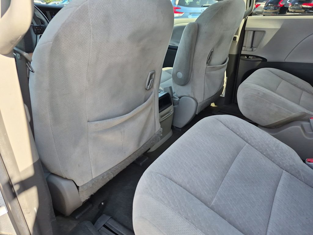 Thumbnail: 2015 Toyota Sienna - 12