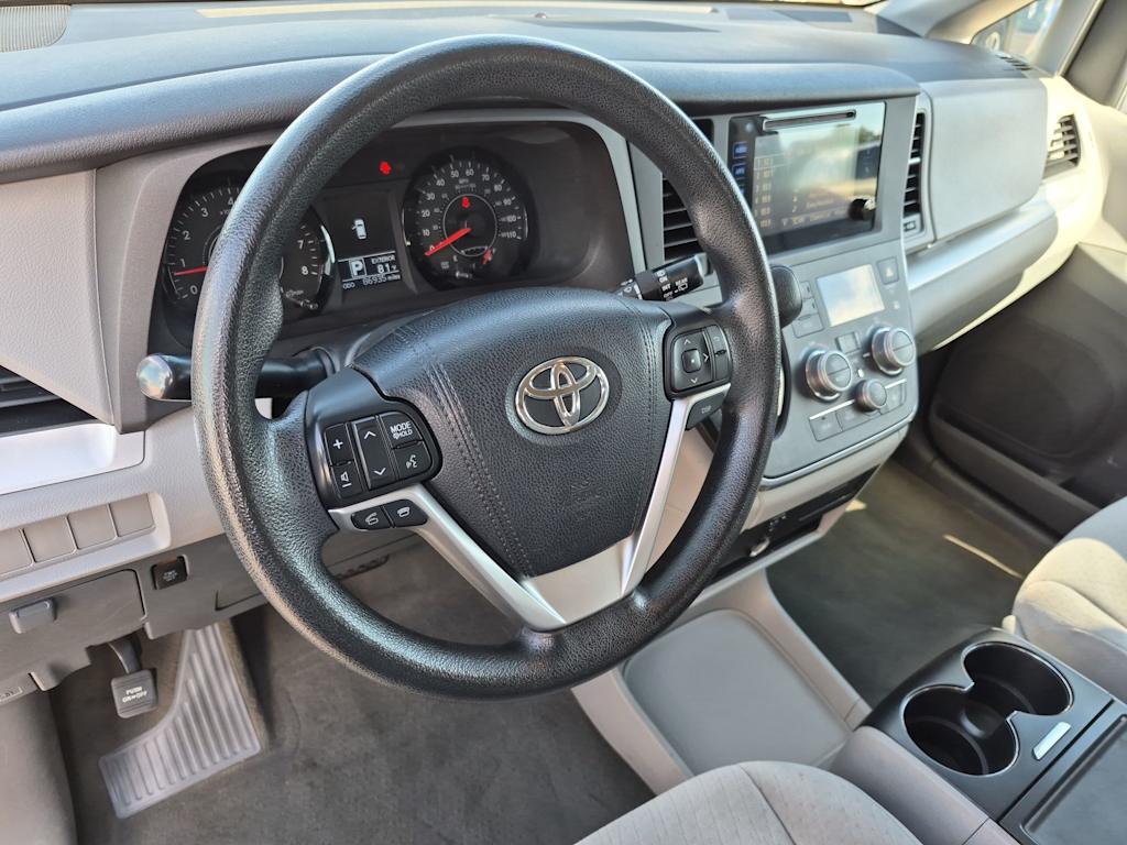 Thumbnail: 2015 Toyota Sienna - 2