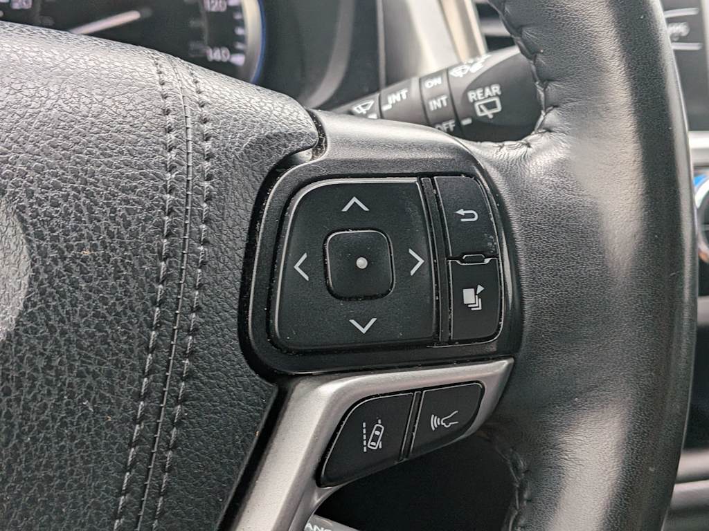 Thumbnail: 2019 Toyota Highlander - 30