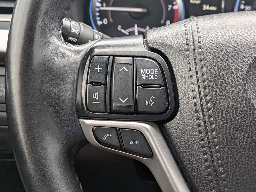 Thumbnail: 2019 Toyota Highlander - 29