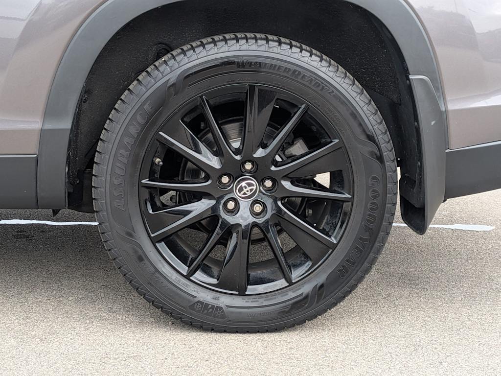 Thumbnail: 2019 Toyota Highlander - 8