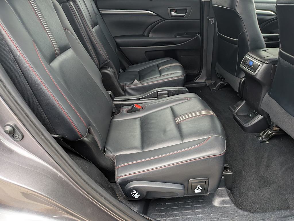 Thumbnail: 2019 Toyota Highlander - 28