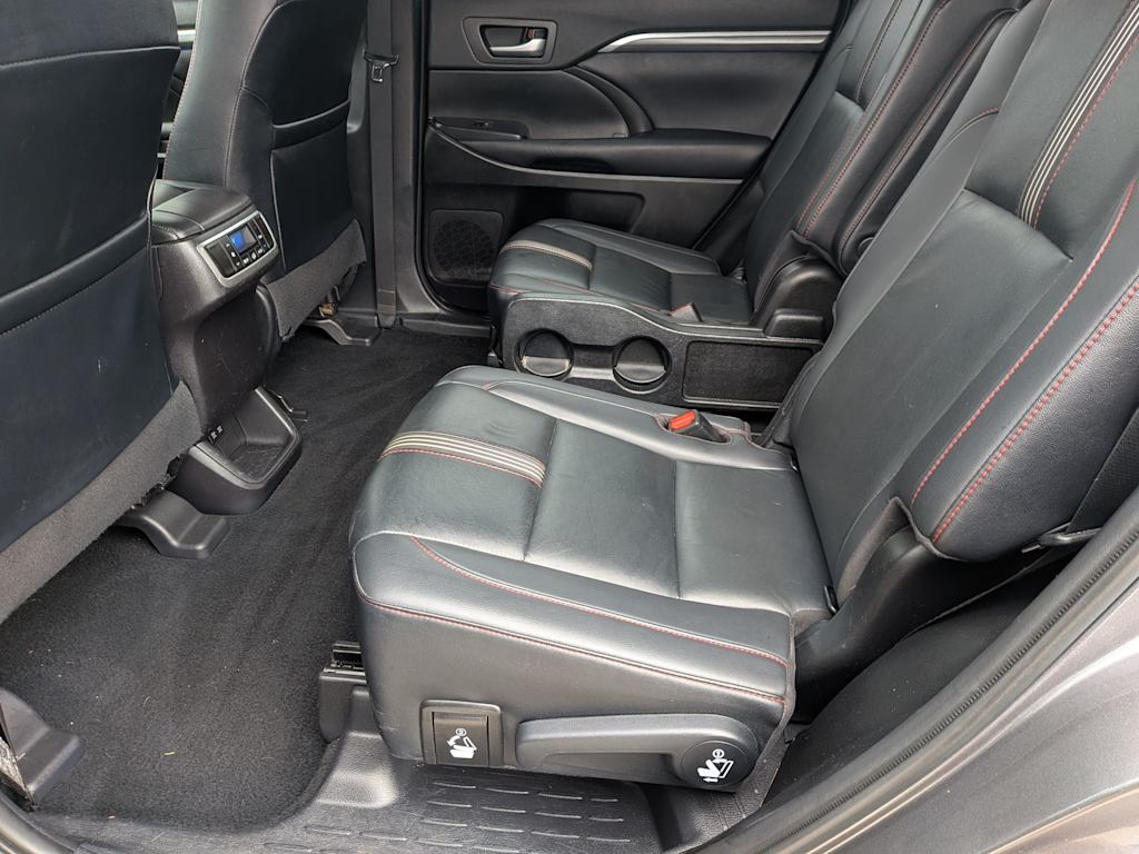 Thumbnail: 2019 Toyota Highlander - 27