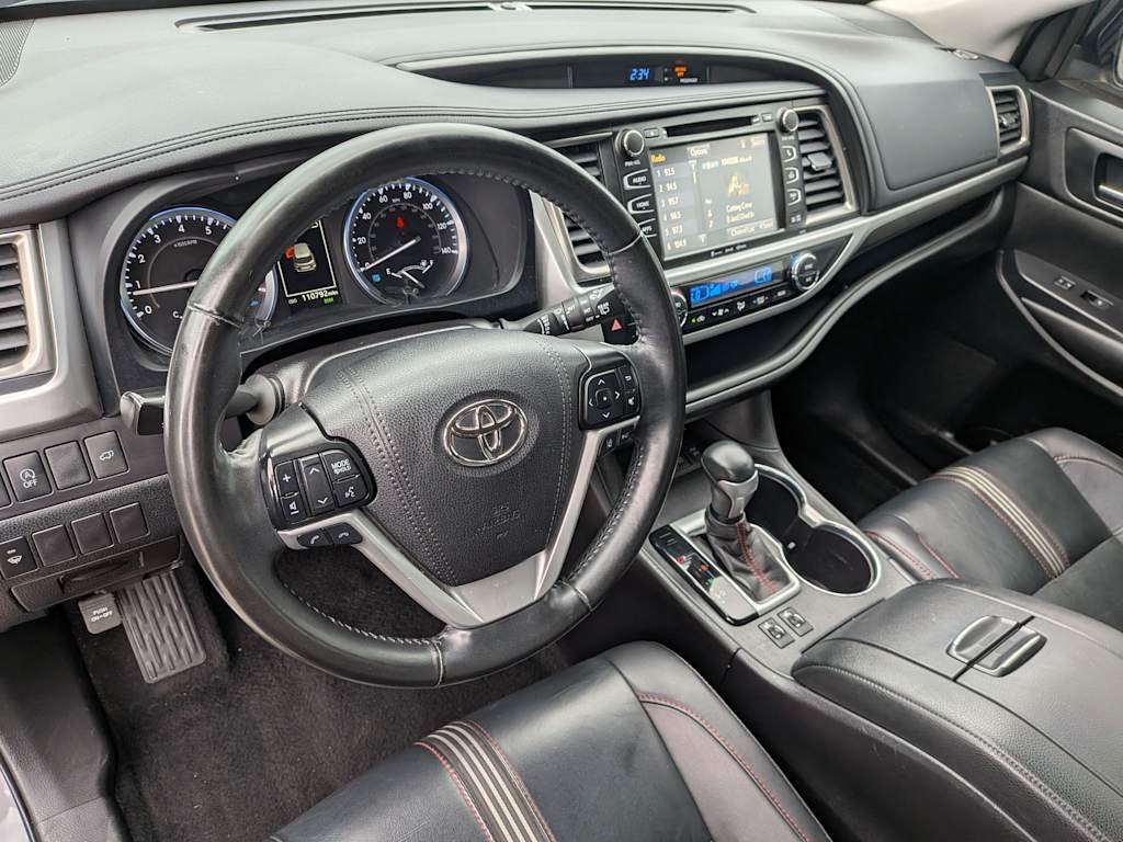 Thumbnail: 2019 Toyota Highlander - 2