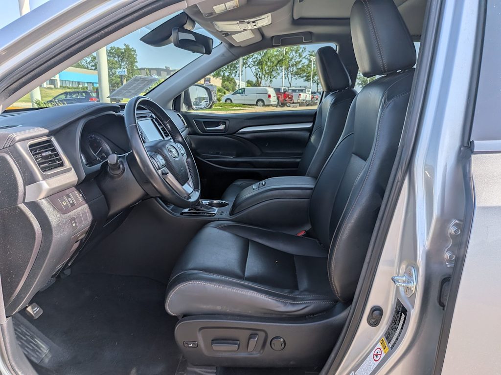 Thumbnail: 2018 Toyota Highlander - 10