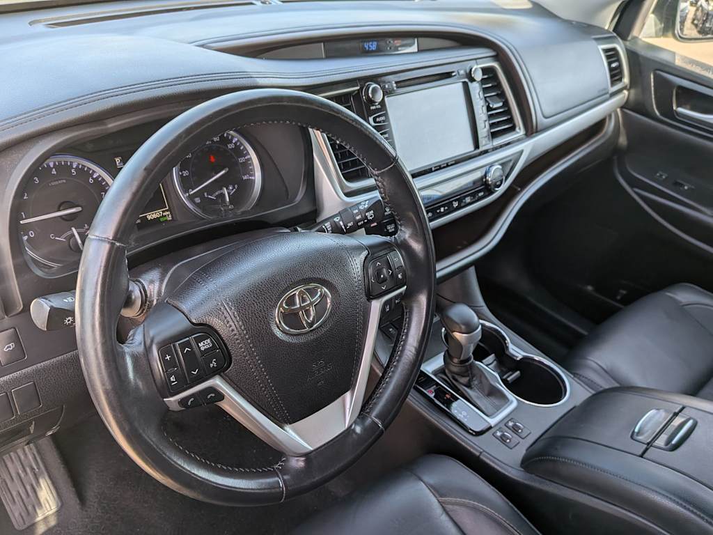 Thumbnail: 2018 Toyota Highlander - 2