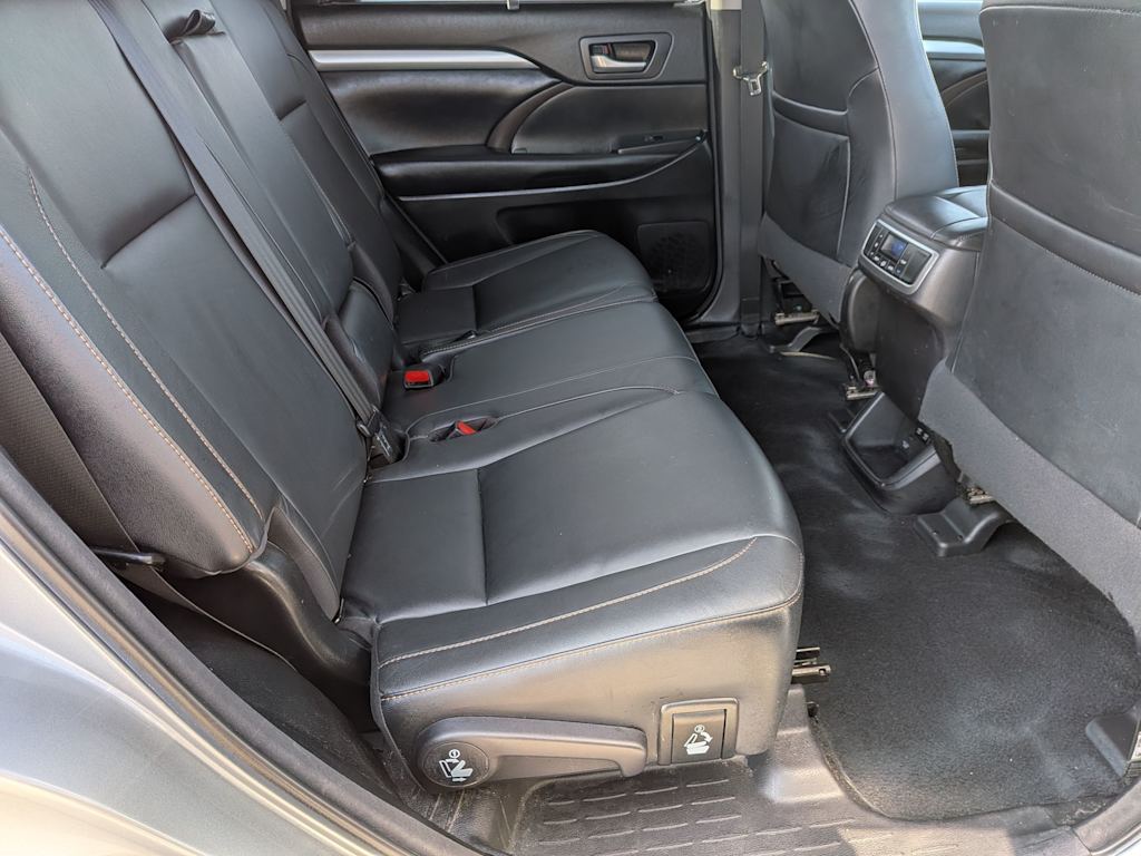 Thumbnail: 2018 Toyota Highlander - 29