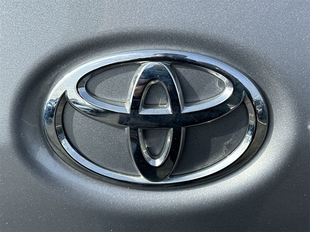 2012 Toyota Sienna LE 7