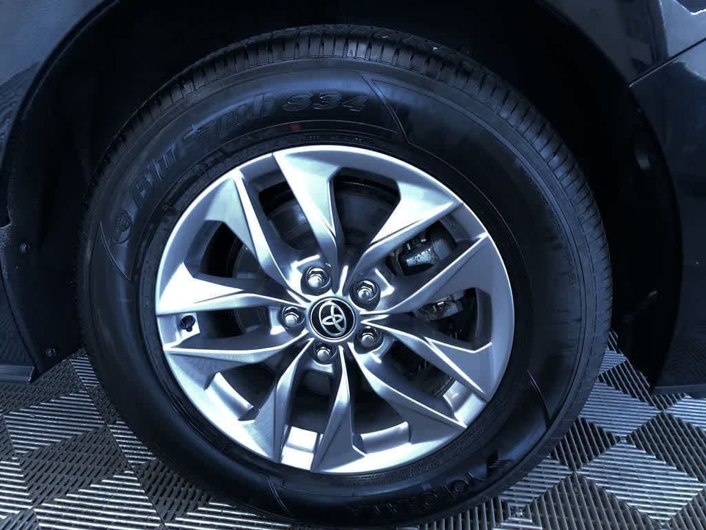 Thumbnail: 2026 Toyota Sienna - 8