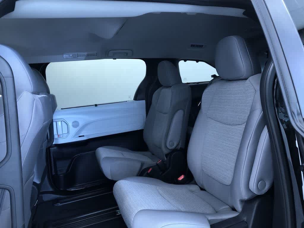 Thumbnail: 2026 Toyota Sienna - 25