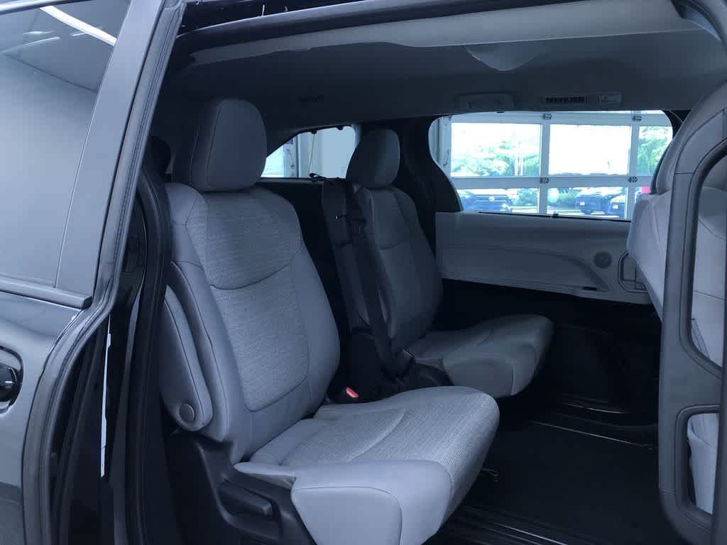 Thumbnail: 2026 Toyota Sienna - 26