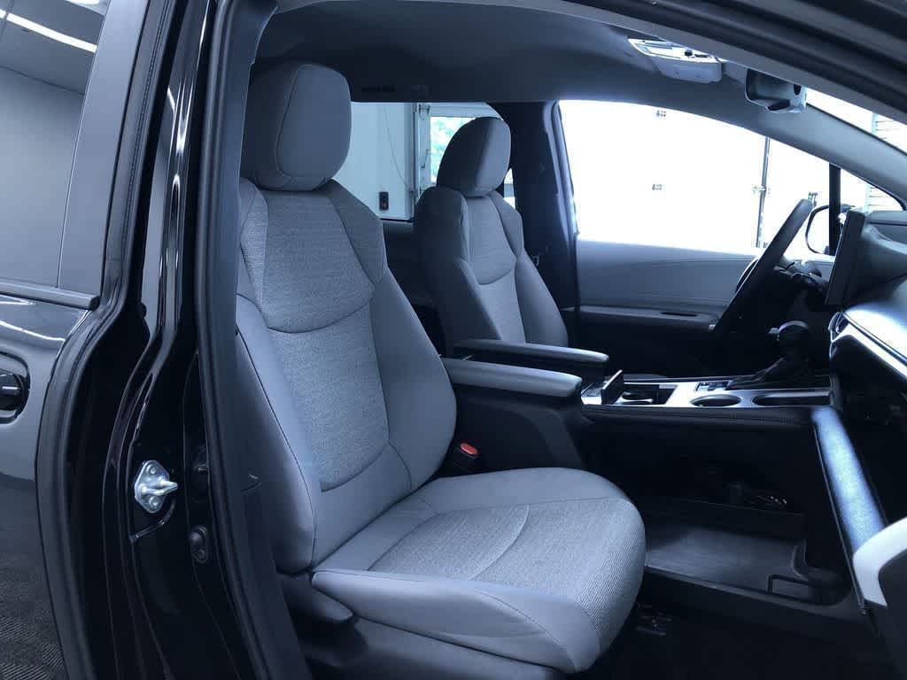 Thumbnail: 2026 Toyota Sienna - 28