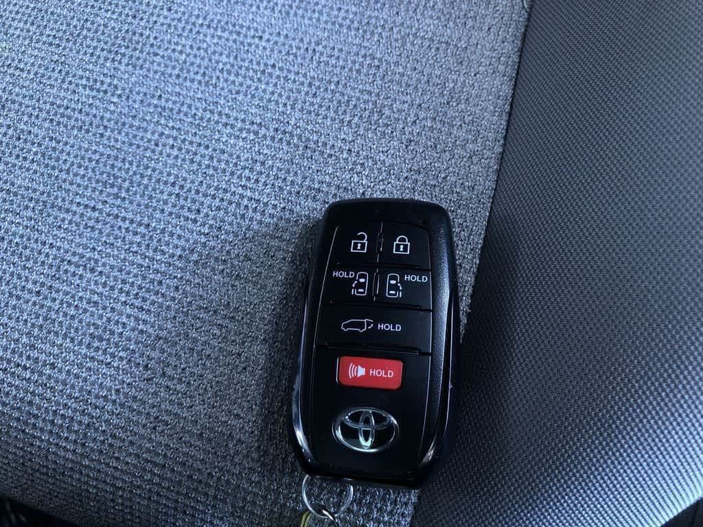 Thumbnail: 2026 Toyota Sienna - 16