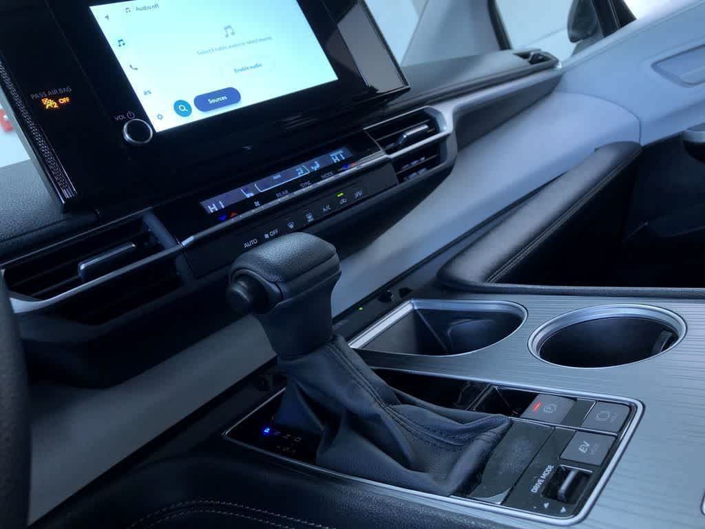Thumbnail: 2026 Toyota Sienna - 32