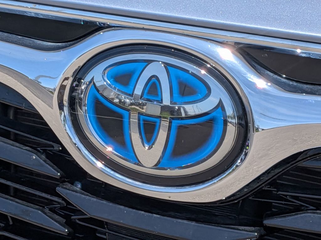 Thumbnail: 2023 Toyota Highlander - 6