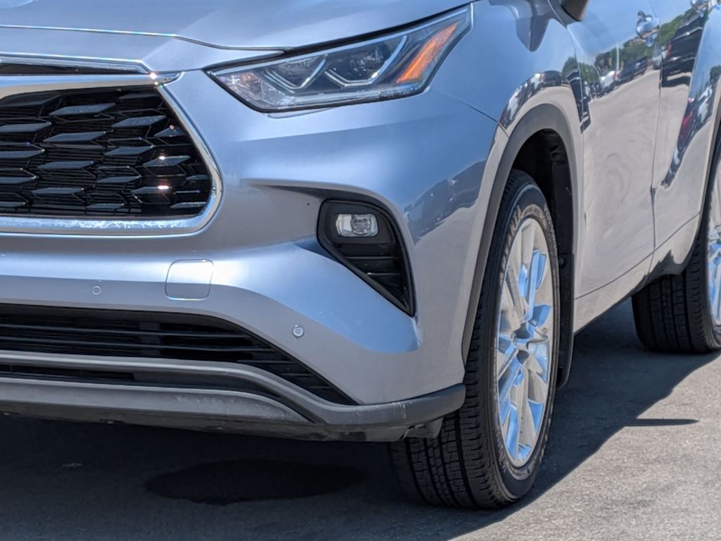Thumbnail: 2023 Toyota Highlander - 24