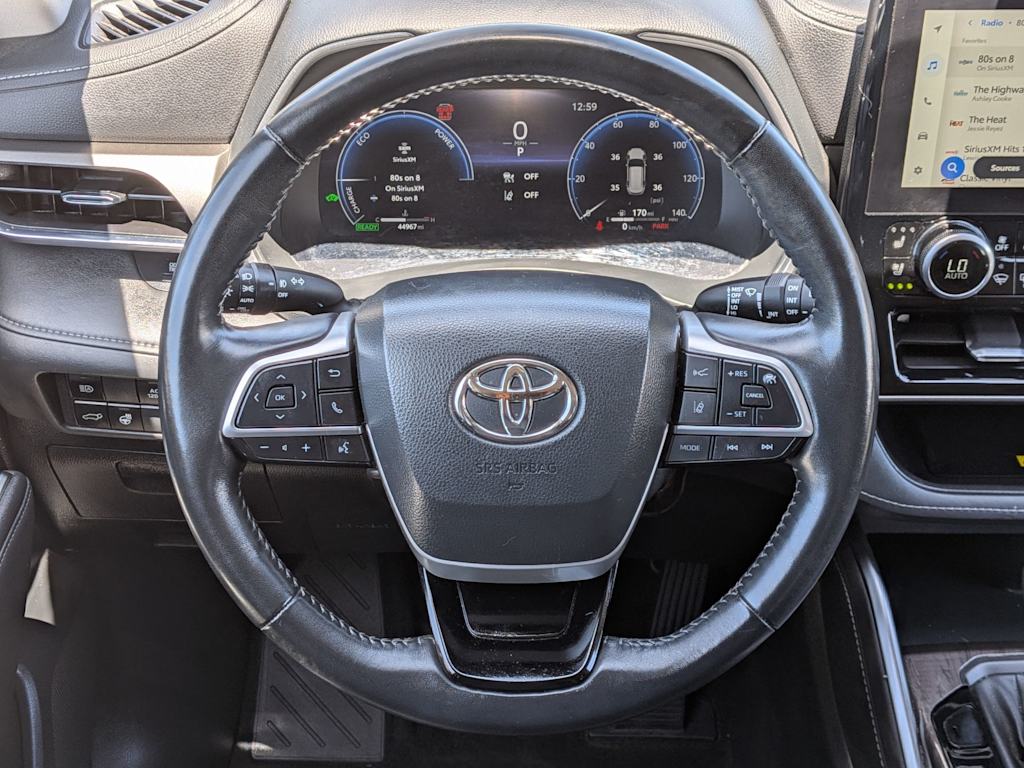 Thumbnail: 2023 Toyota Highlander - 12
