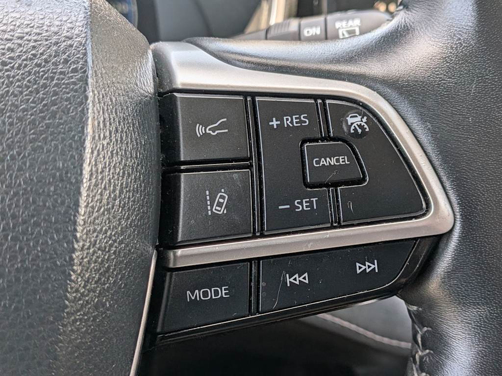 Thumbnail: 2023 Toyota Highlander - 30