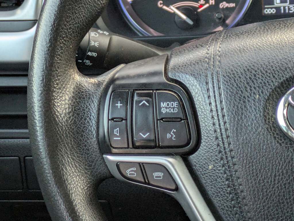 Thumbnail: 2015 Toyota Highlander - 27