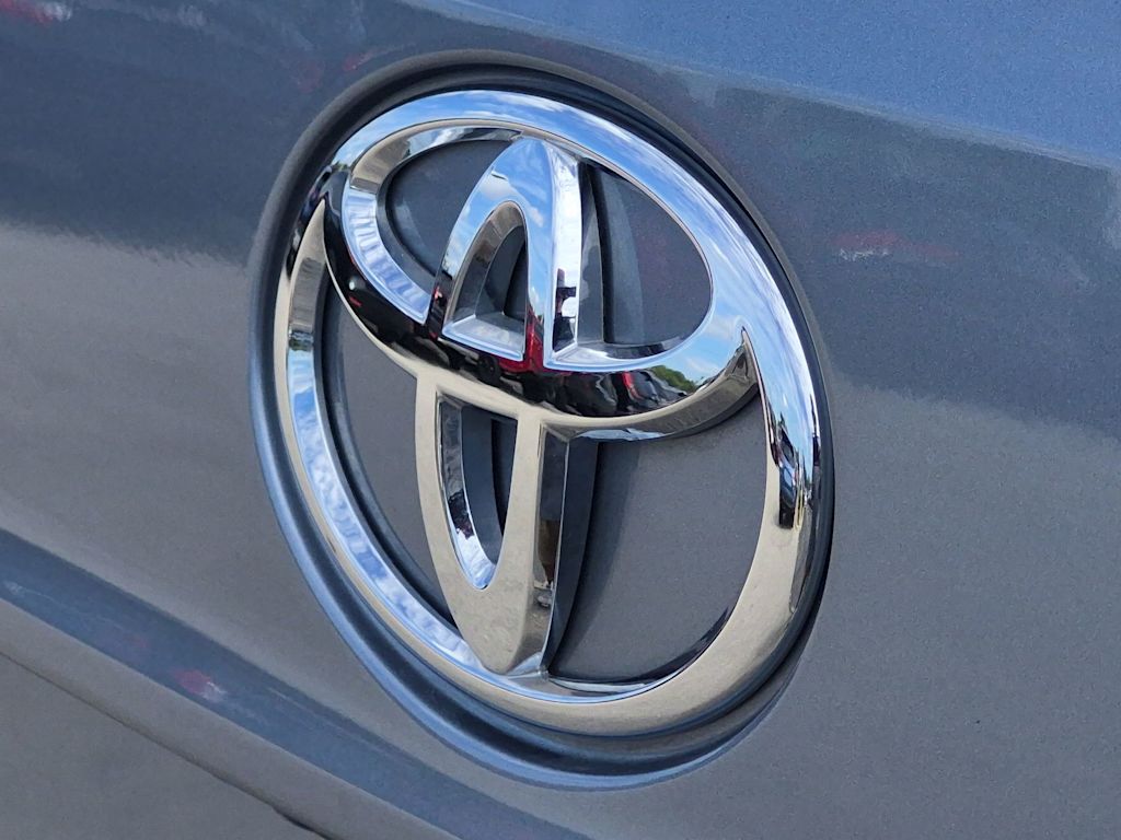 Thumbnail: 2022 Toyota Highlander - 25