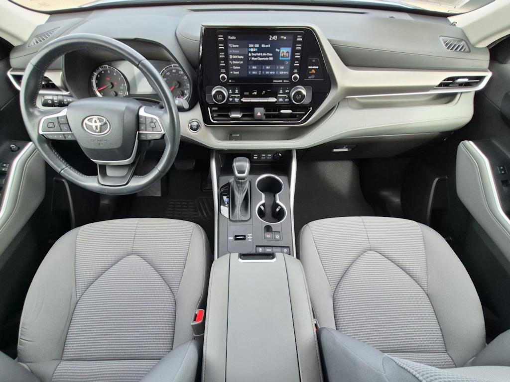 Thumbnail: 2022 Toyota Highlander - 8