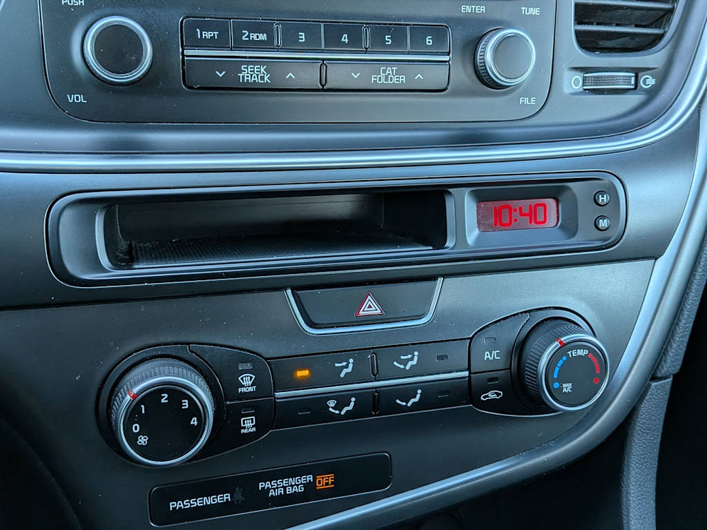 Thumbnail: 2015 Kia Optima - 32