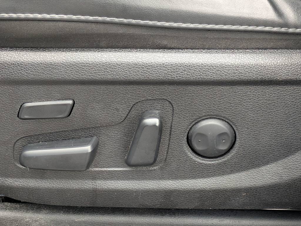 Thumbnail: 2020 Kia Telluride - 25