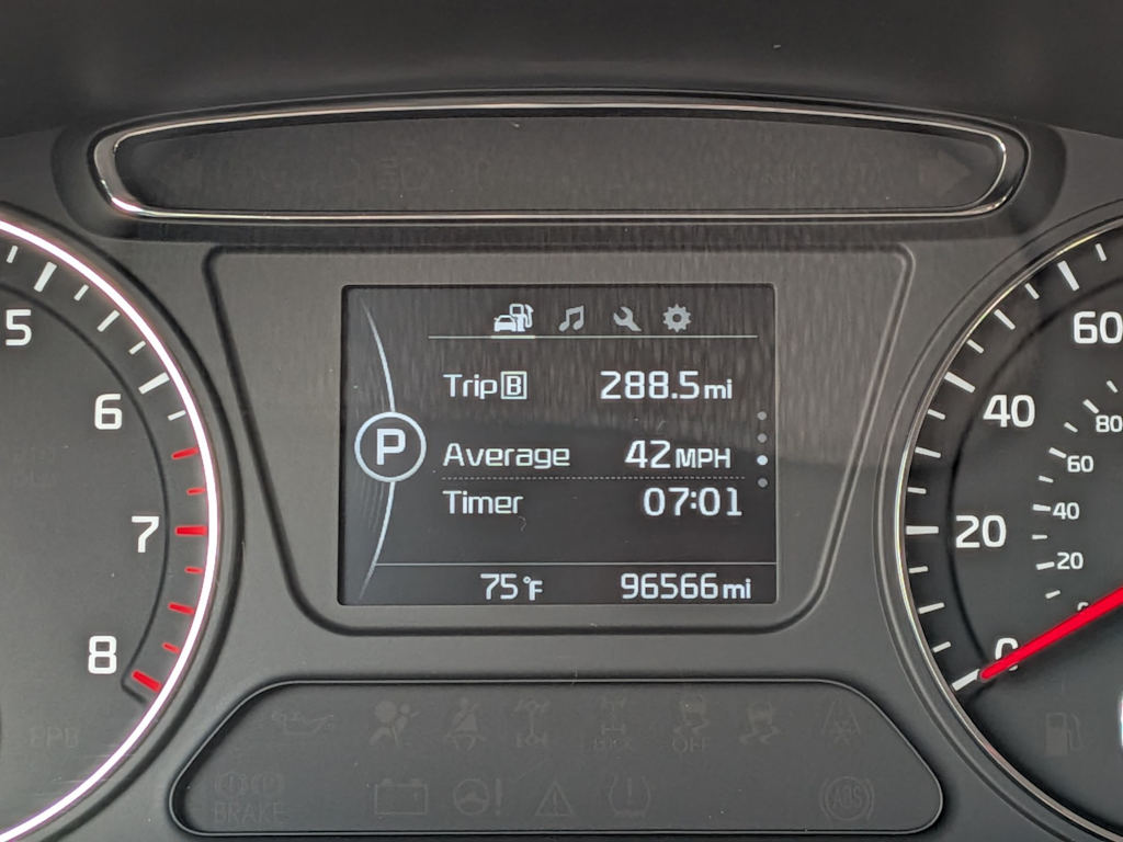 Thumbnail: 2016 Kia Sorento - 16
